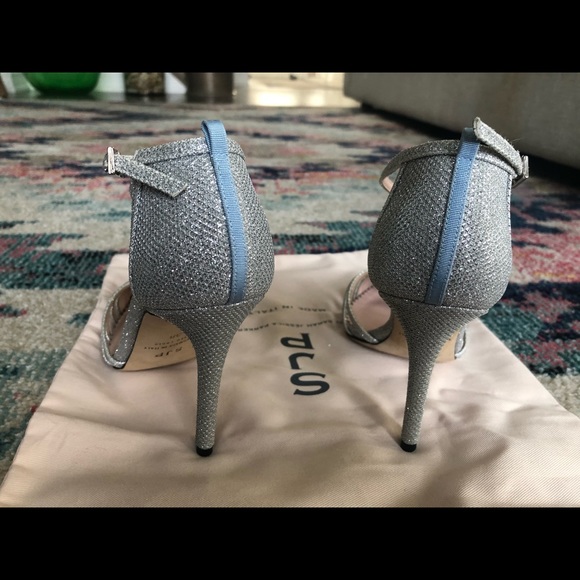 New SJP Carrie T-strap Glitter Pumps - Picture 3 of 5